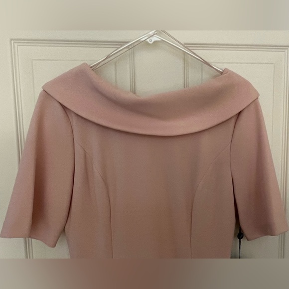 Roll Neck Sheath Collar Dress with V-back - Picture 2 of 6